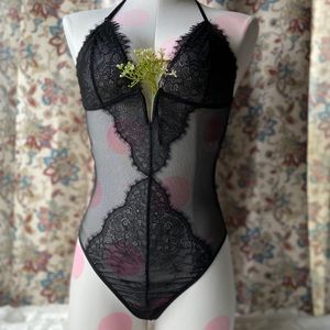 Victoria’s Secret V-Wire Teddy